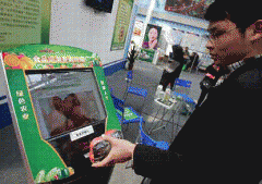 处理食物监管政出多门、能交叉的问题是立法的